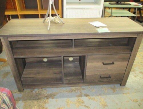 Item #201J – TV Stand – $95