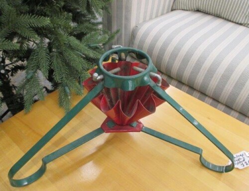 Item #334H – Vintage Metal Tree Stand – $20